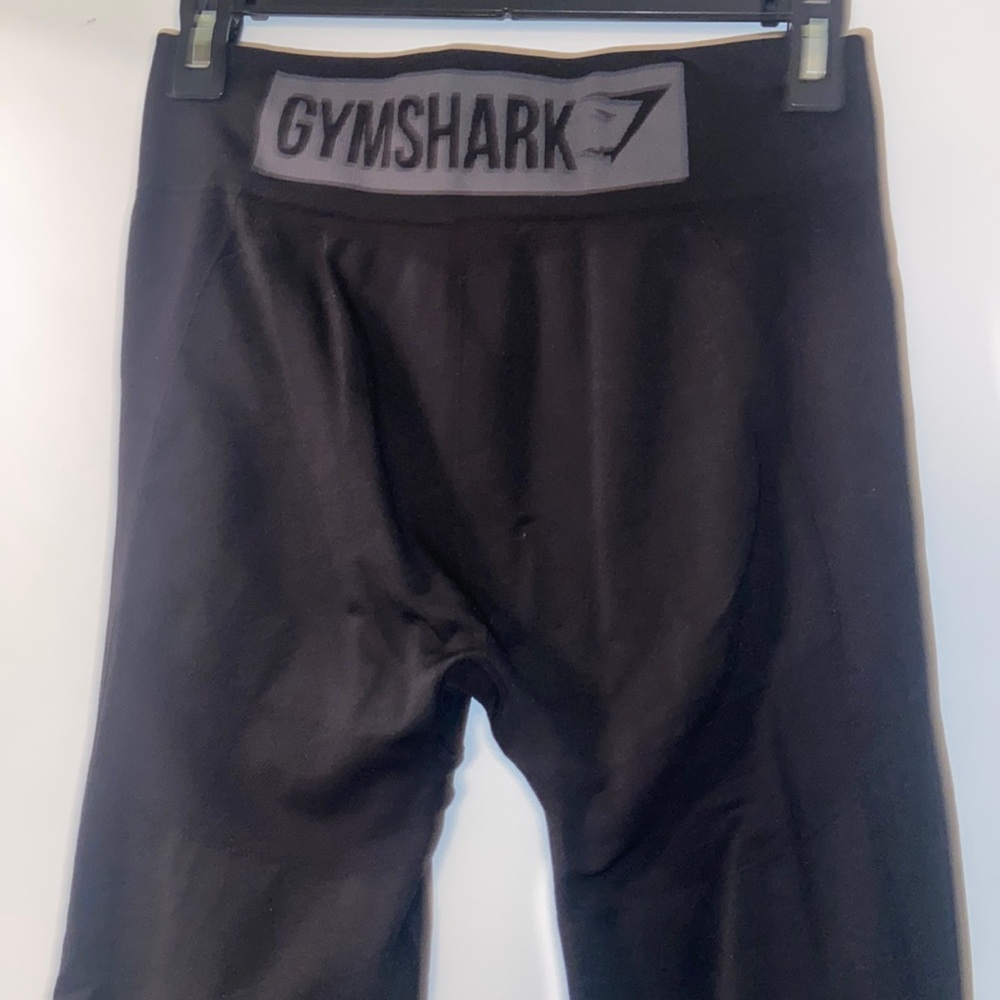 Black gymshark leggings